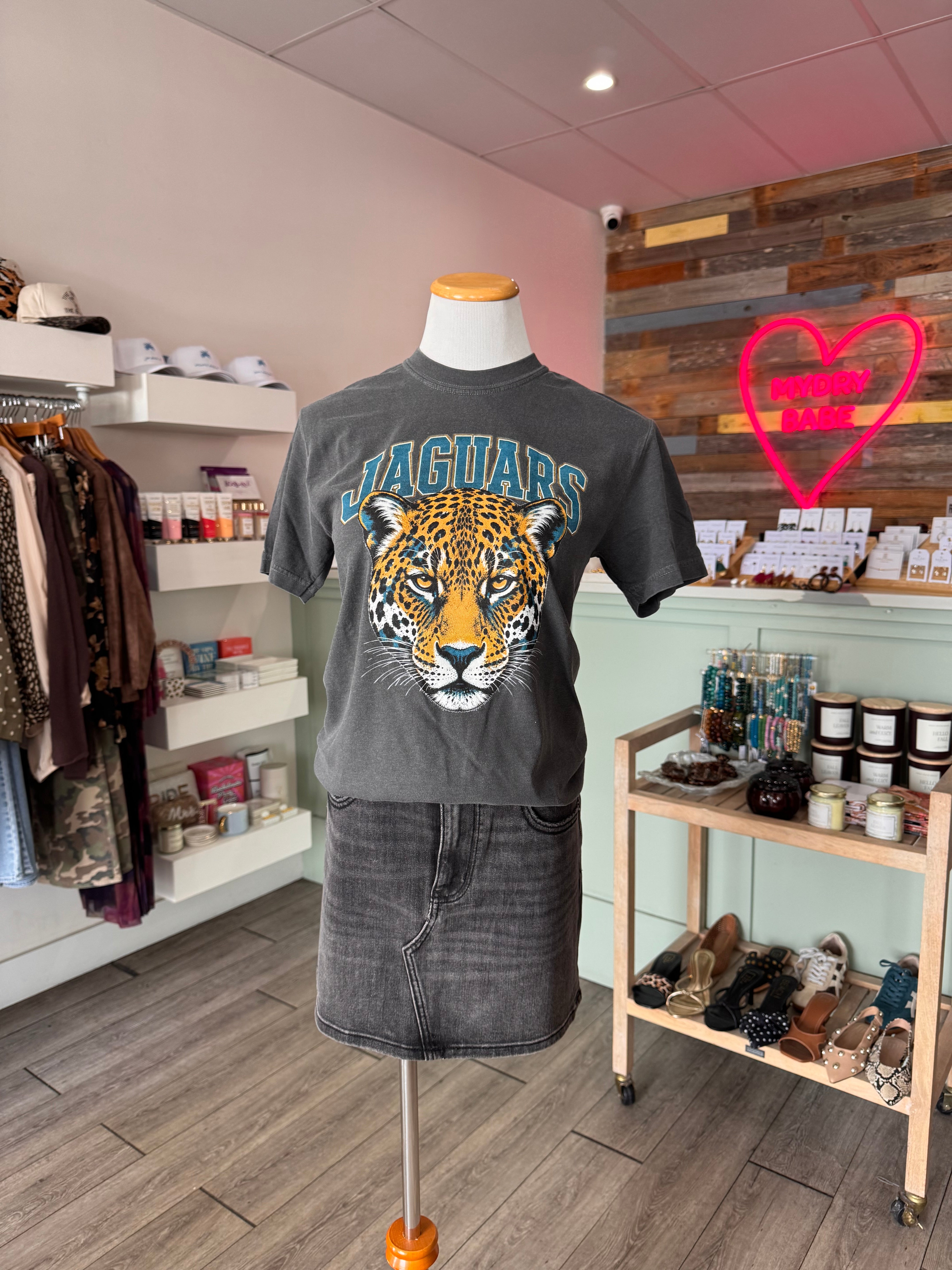 Bold Jaguar T-Shirt (Pepper)