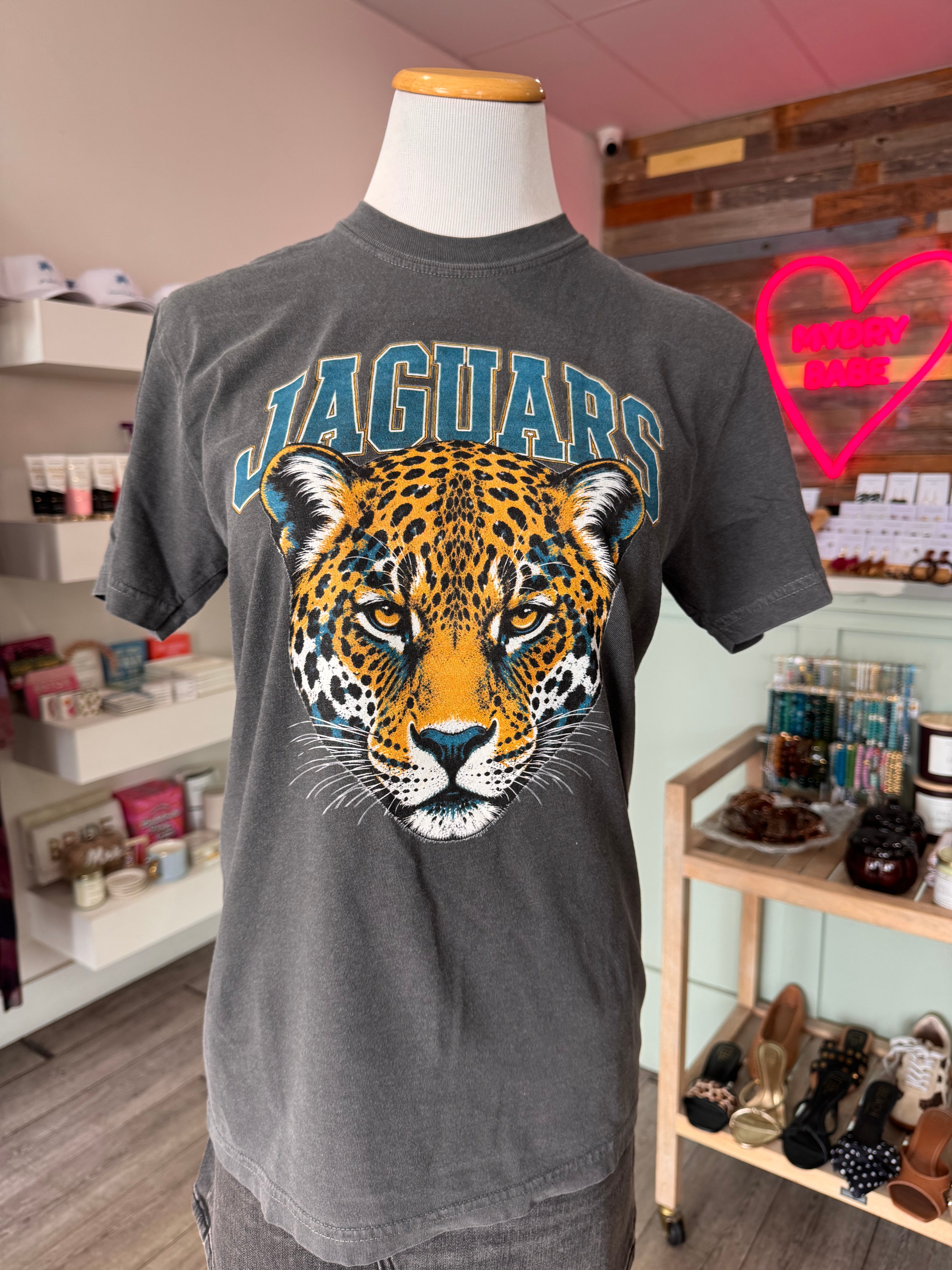 Bold Jaguar T-Shirt (Pepper)