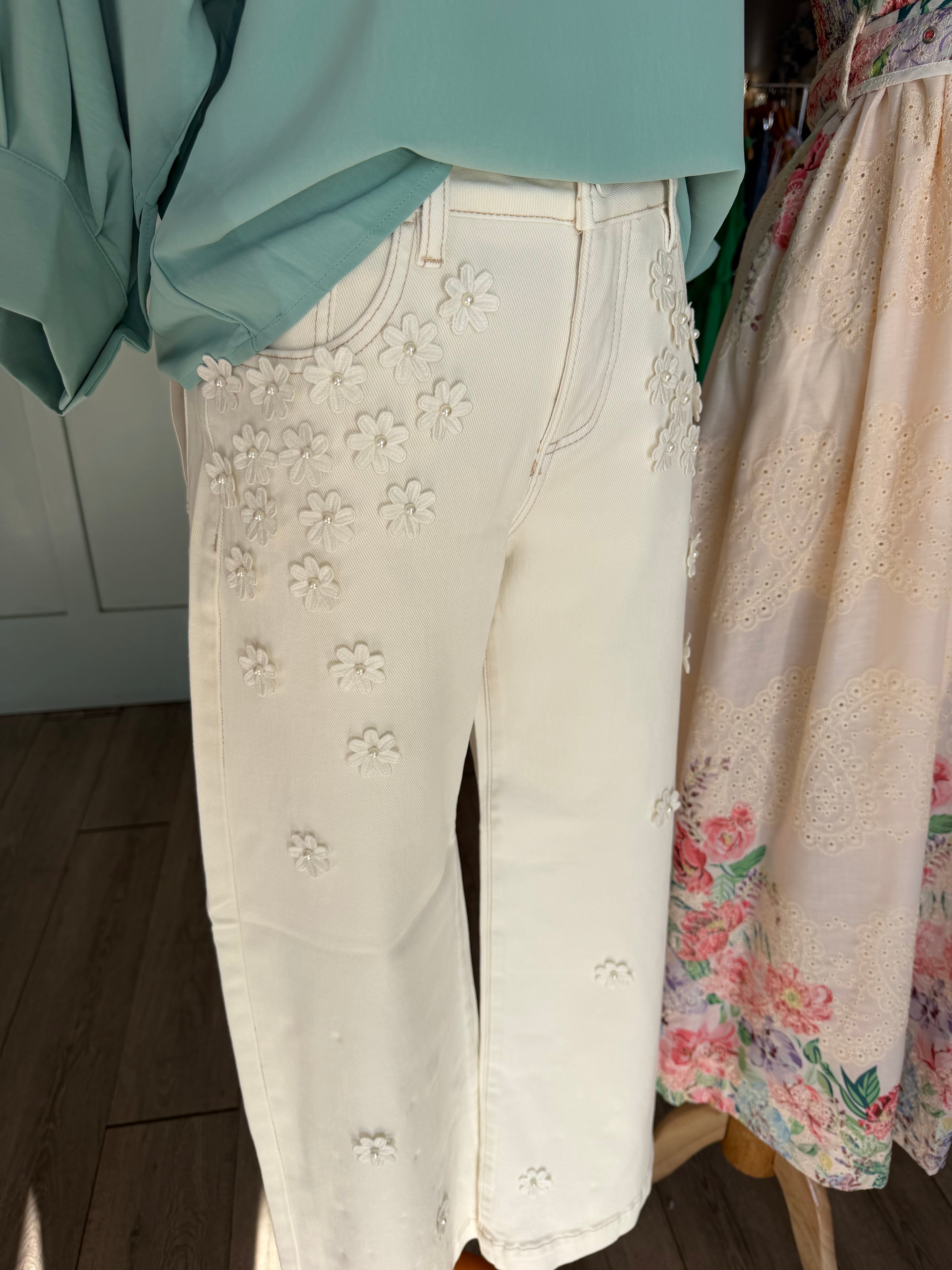 Daria Mid Rise Crop Wide Flower Detail Jeans