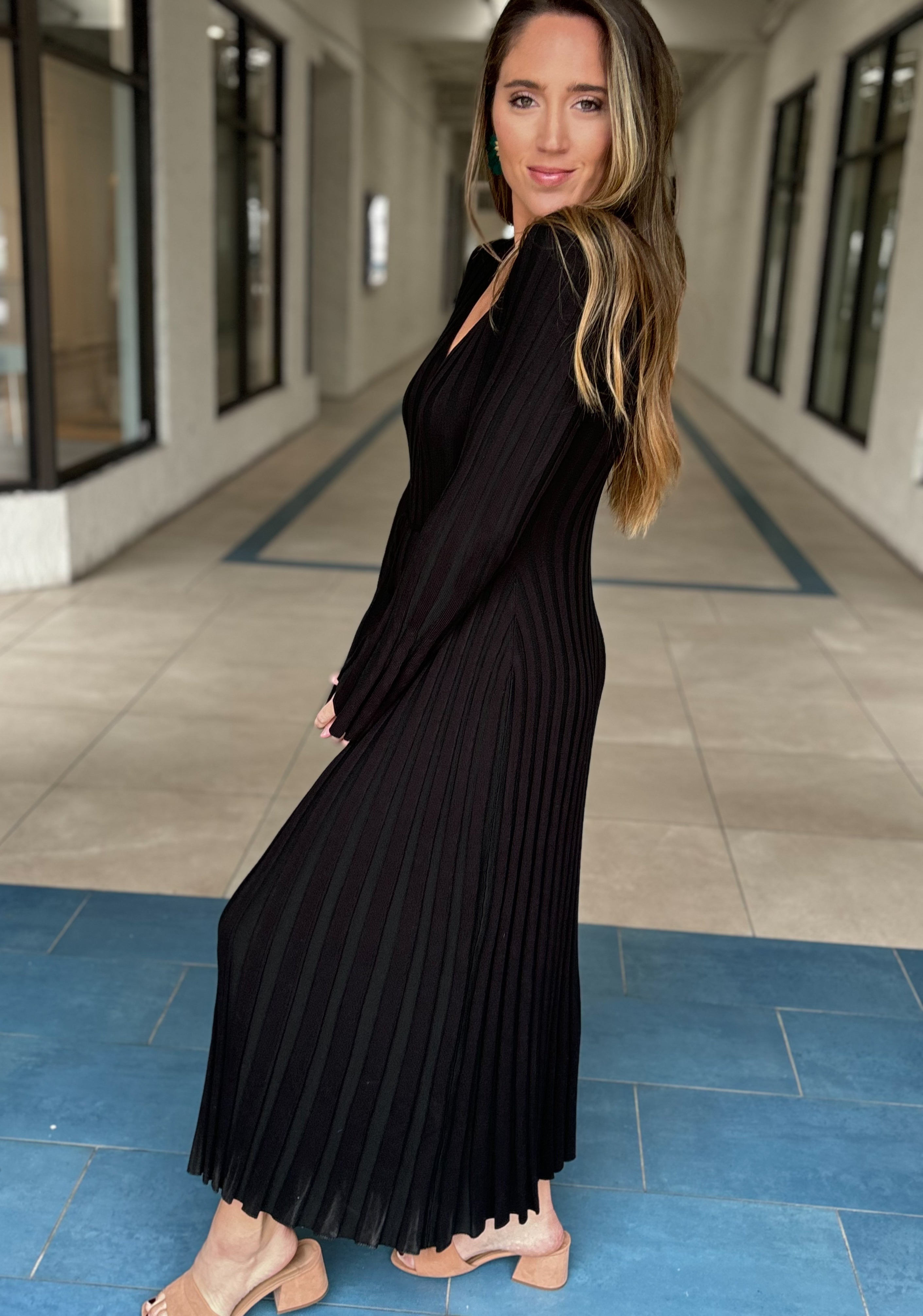 Bixby Knit Maxi Dress (Black)